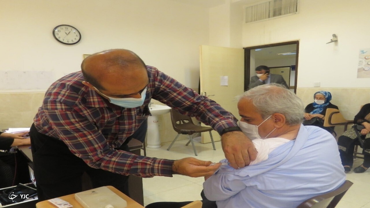 شهروندان نسبت به تزریق دز یادآور واکسن کرونا اقدام کنند