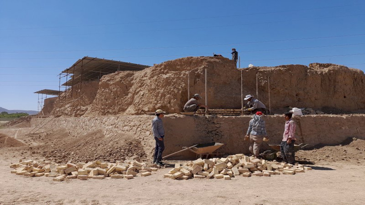 اتمام مرمت بقایای معماری ساختمان خشتی ریوی