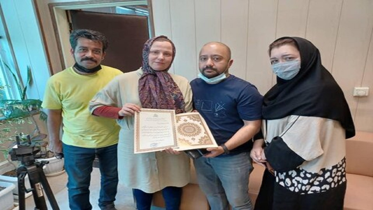 بانوی آلمانی در کرج به دین اسلام تشرف یافت