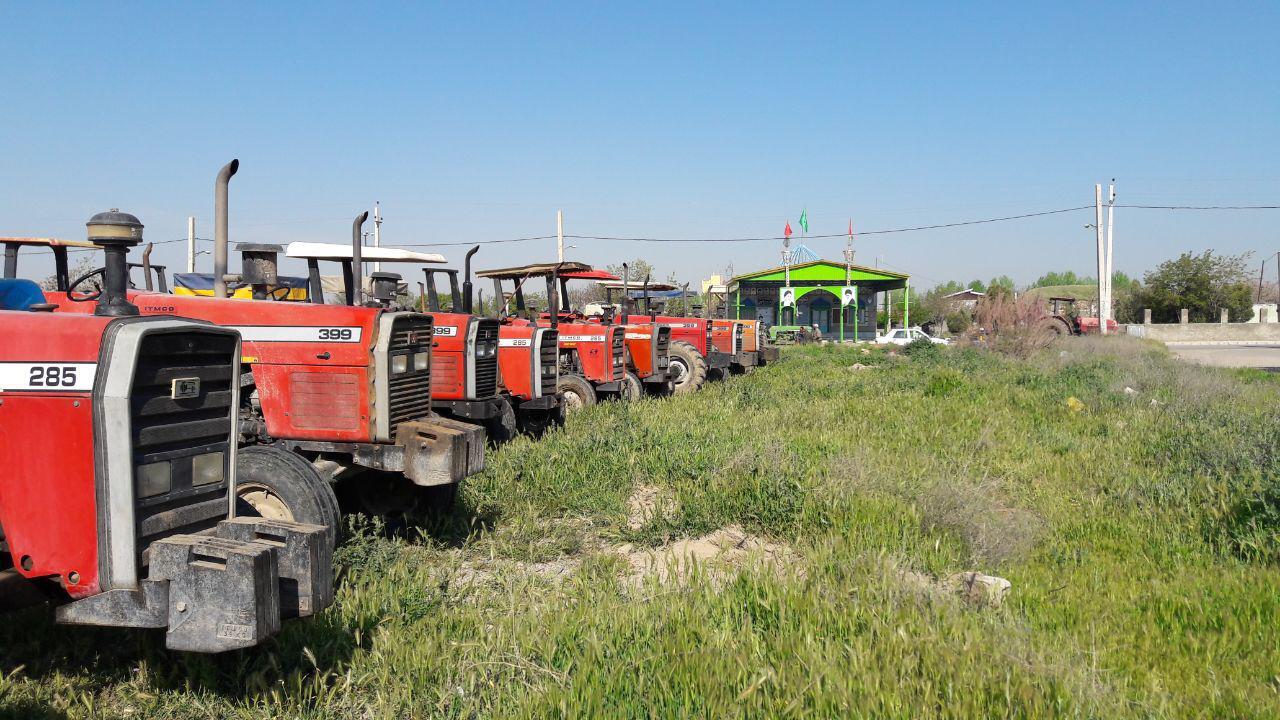 پلاک گذاری ۷۲۷ دستگاه تراکتور در شهرستان البرز