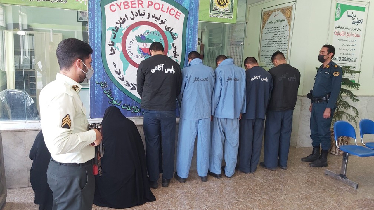 دستگیری اخاذان فضای مجازی در انار