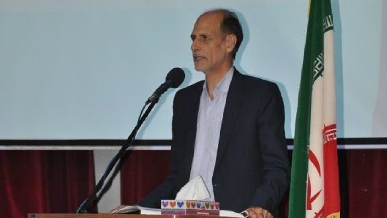 هیچ فرد و نقشی بالاتر از آموزش و پرورش وجود ندارد