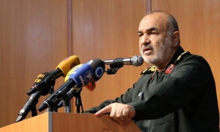 فرمانده کل سپاه پاسداران: دشمن تمام ابزارهای نبرد سخت را به کار گرفته، اما راه بسته است
