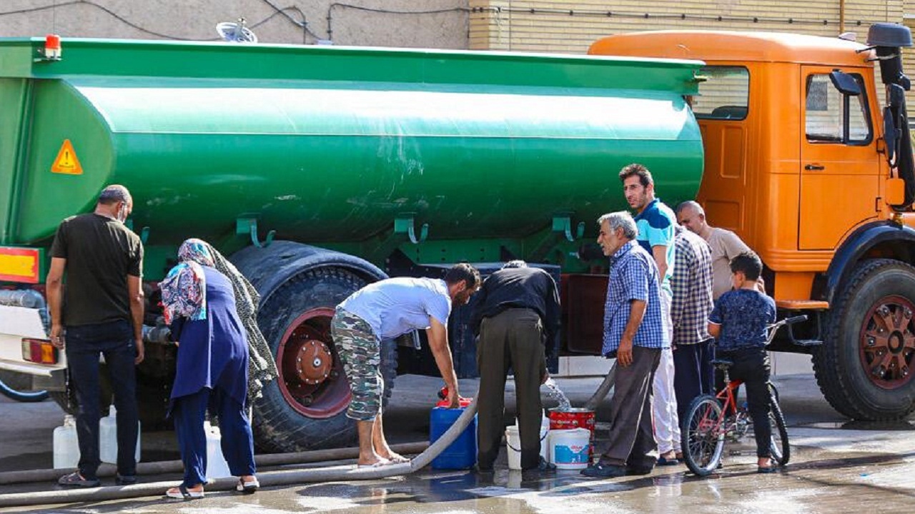 آبرسانی با تانکر در شهر همدان