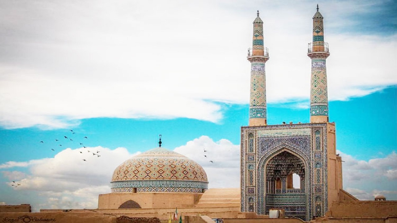 مسجدی در دل کویر + فیلم