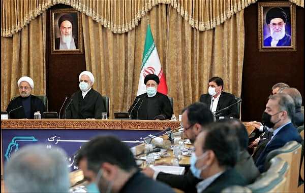نشست مشترک قوای مجریه و قضائیه با هدف مقابله با فساد