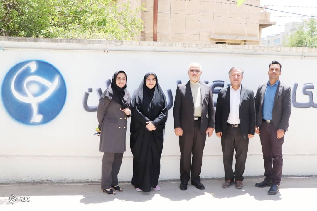 خبرنگار، اصالت و حرمت قلم را به منافع مادی نفروشد