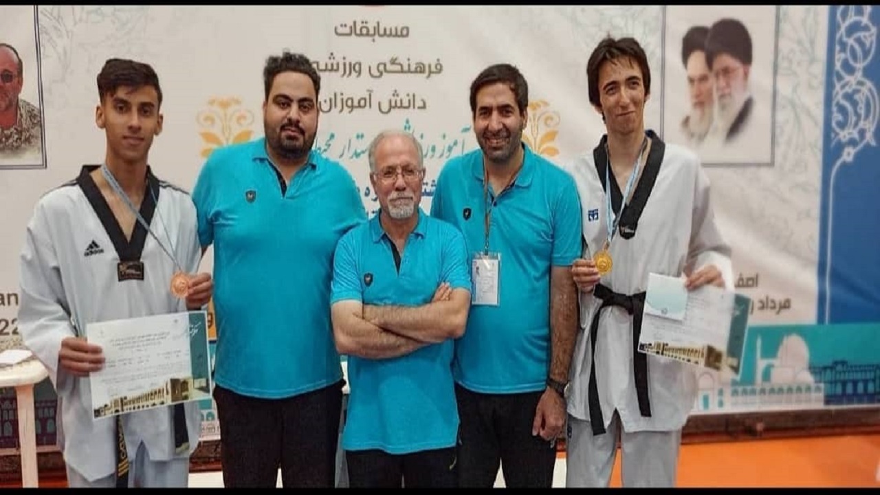 دانش آموزان تکواندوکار قمی صاحب ۲ نشان شدند