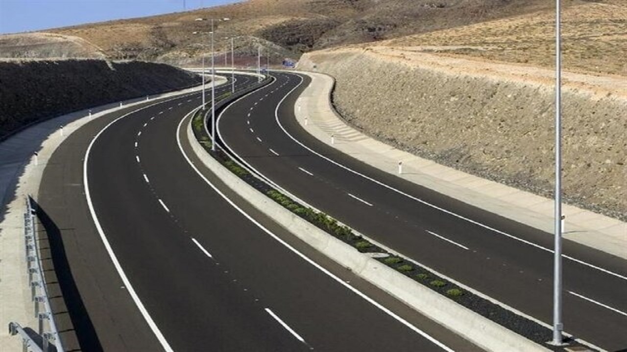 بهره برداری از ۱۴۷ کیلومتر راه روستایی و فرعی آذربایجان غربی