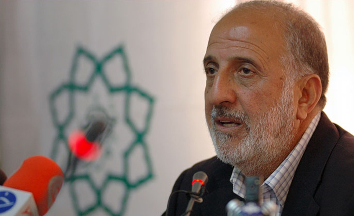 کاشت ۱۳ درخت توسط مالک متخلف در خیابان ولیعصر
