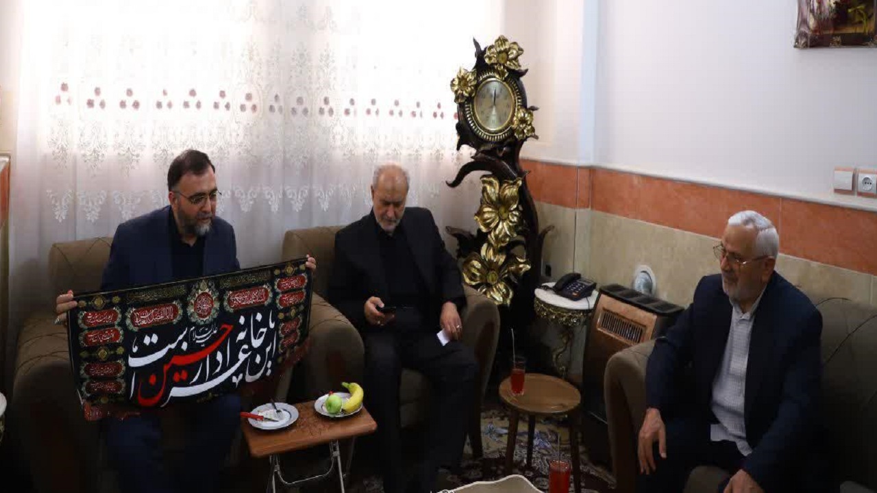 تجلیل از پیر غلامان حسینی در قم