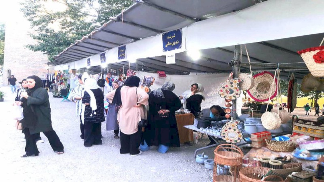 ساماندهی شبکه هنرمندان صنایع‌ دستی در بهشهر