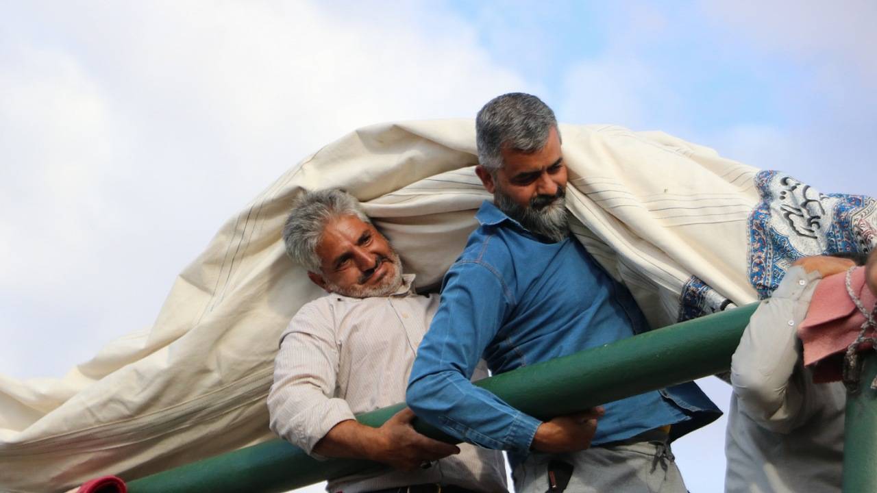 برپایی خیمه عزای امام حسین (ع) در روستای ده زیار کرمان
