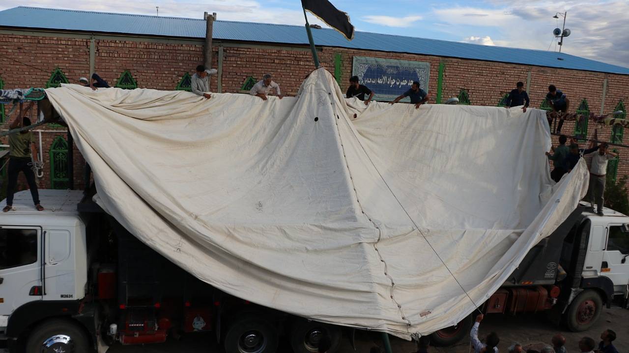 برپایی خیمه عزای امام حسین (ع) در روستای ده زیار کرمان