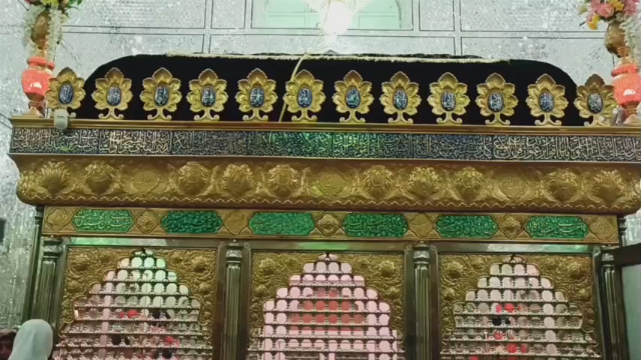 سیاه پوش کردن آستان امامزاده سیدمرتضی (ع) در کاشمر + فیلم