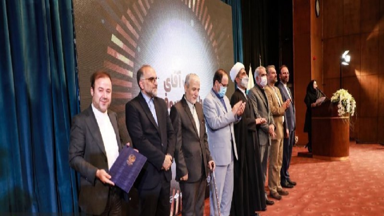 معلم کهگیلویه و بویراحمدی، چهره برگزیده همایش ملی ترویج اخلاقی