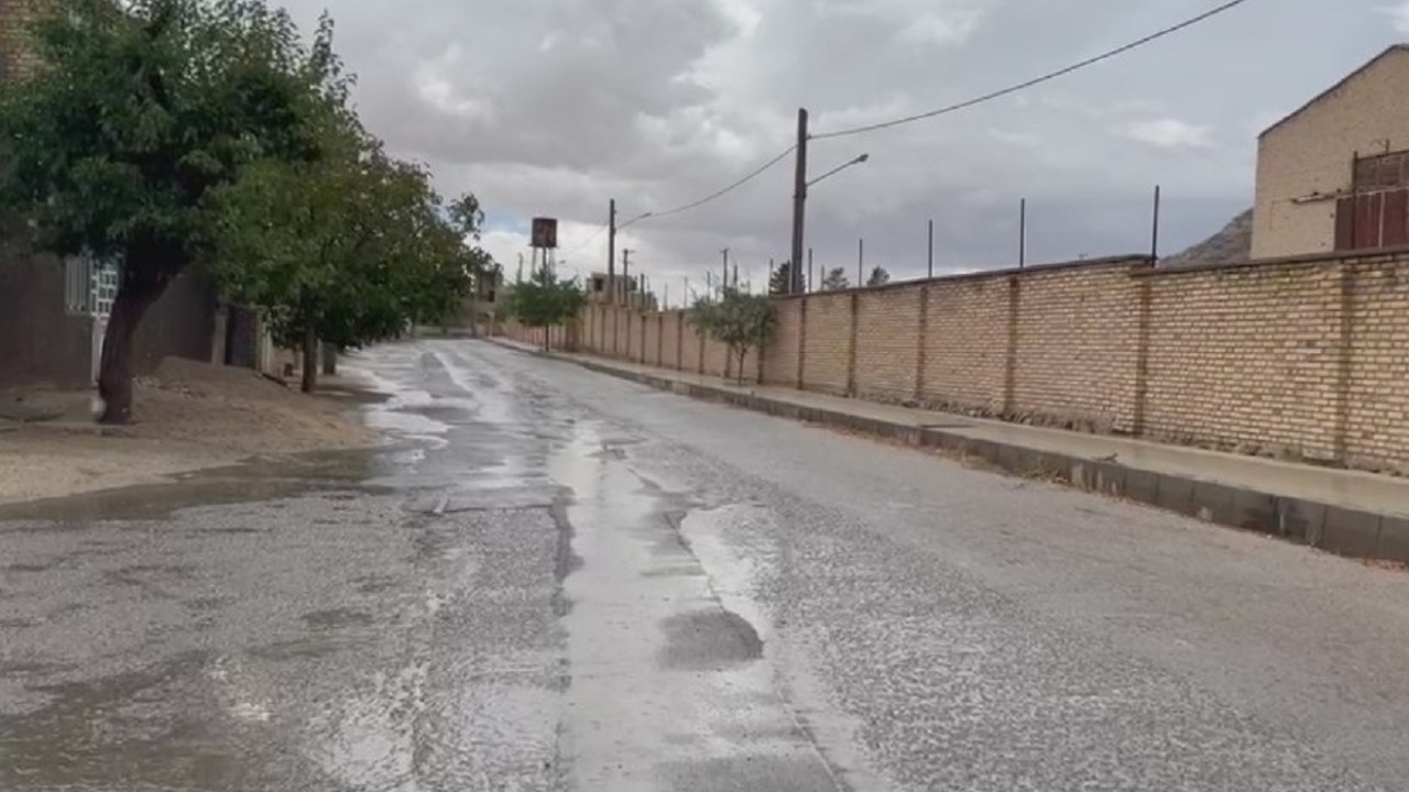بارش باران و آبگرفتگی معابر در بخش نیر