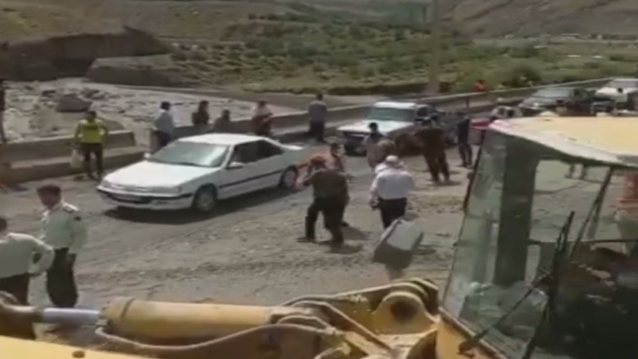 بازگشایی یک لاین از محور هراز + فیلم