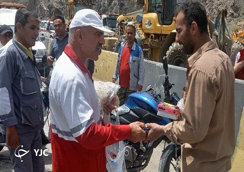 بازگشت آرامش نسبی به جاده هراز پس از سیلاب + تصاویر