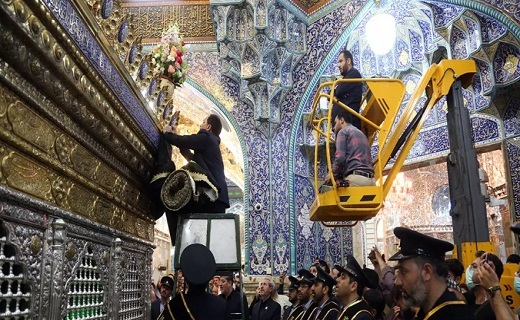 ضریح مطهر حرم حضرت معصومه(س) سیاهپوش شد+ تصاویر