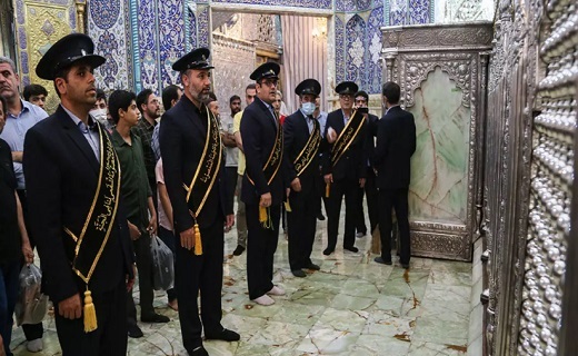 ضریح مطهر حرم حضرت معصومه(س) سیاهپوش شد+ تصاویر
