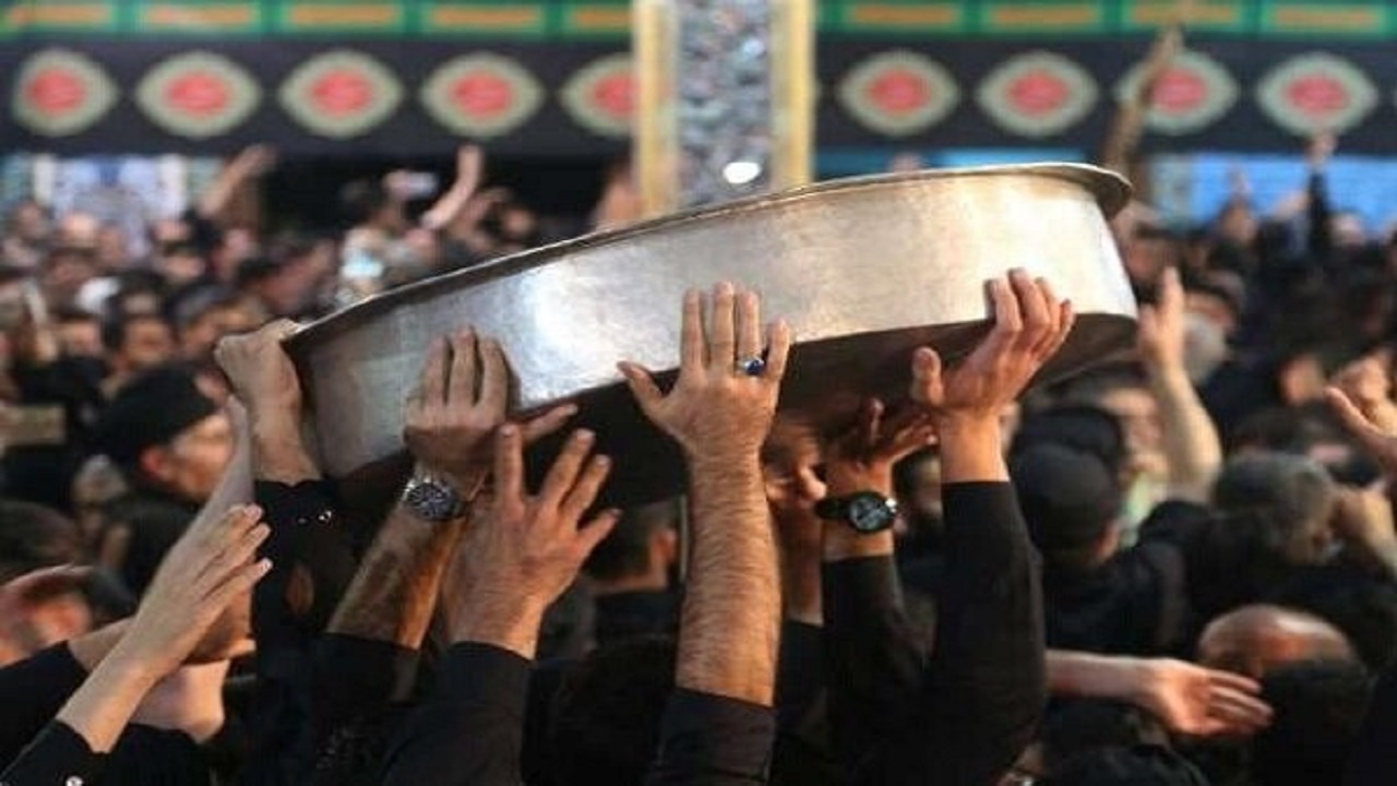 برگزاری مراسم سنتی تشت گذاری در آستانه ماه محرم