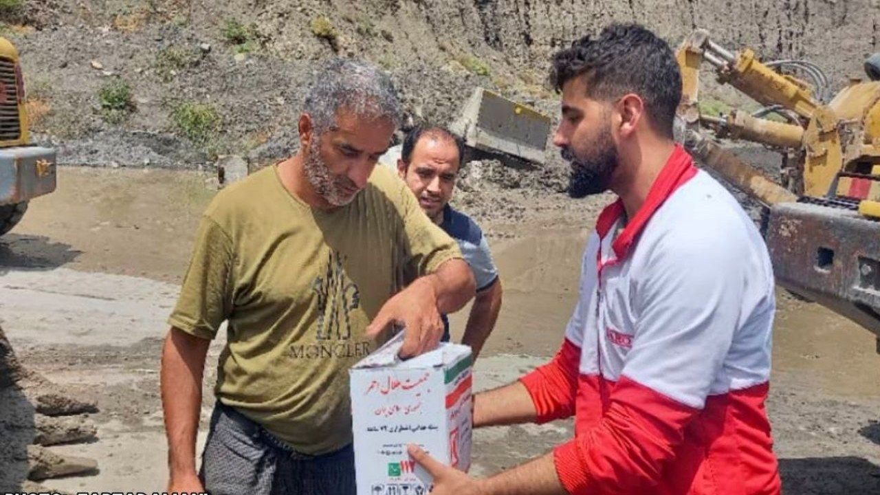 امدادرسانی به ۲۷۸۰ فرد گرفتار سیلاب در محور هراز