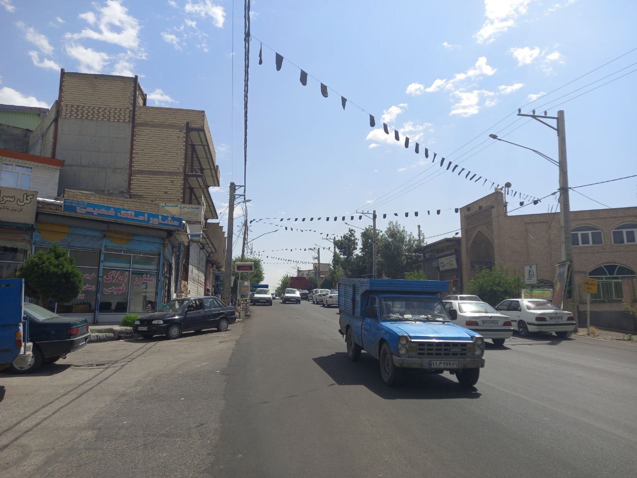 پرچم سیاه سیاه پوش شدن معابر نیر در آستانه محرم + تصاویر