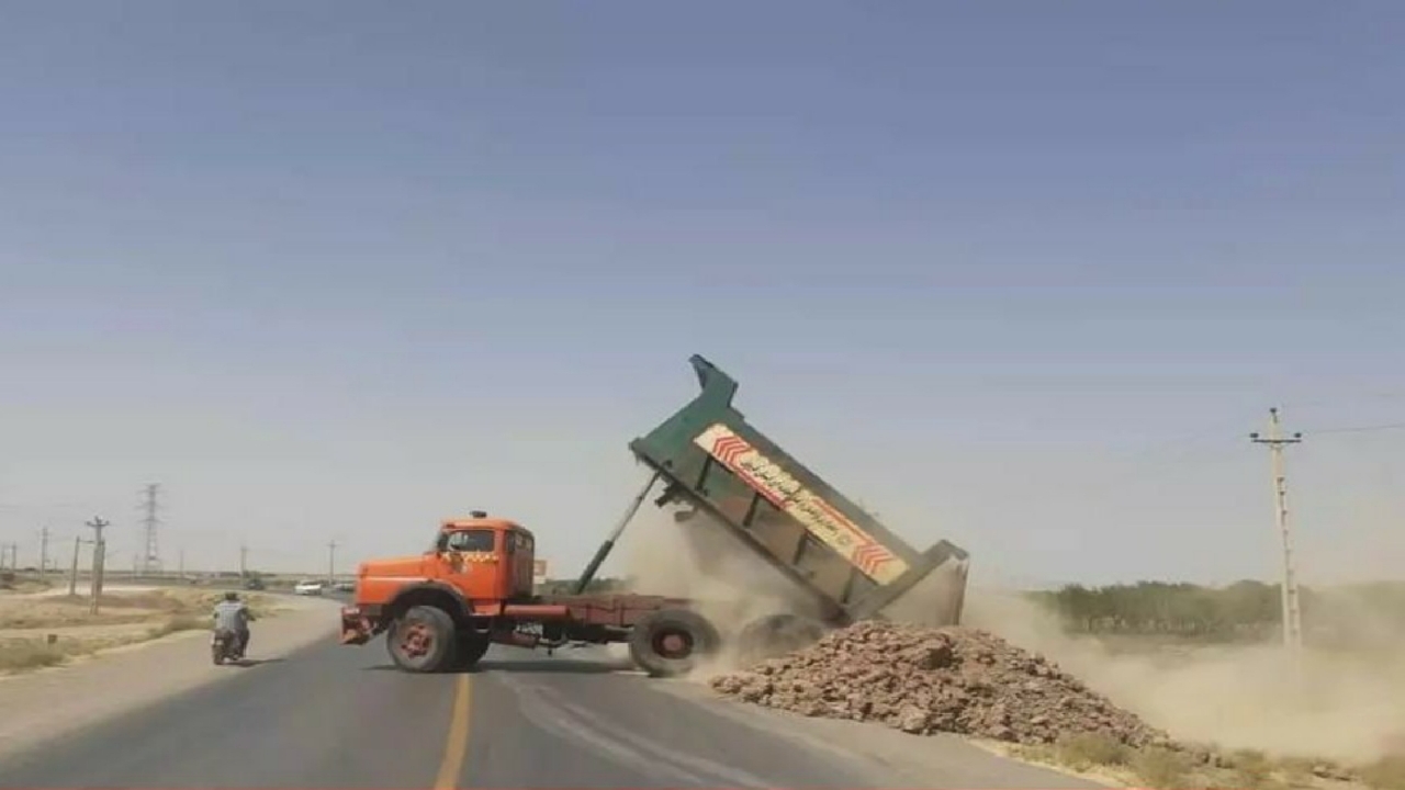 آغاز اجرای شانه سازی محور خاکعلی در آبیک