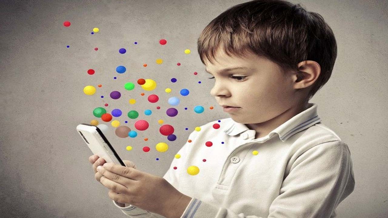 چگونه استفاده فرزند خود از موبایل را مدیریت کنیم؟