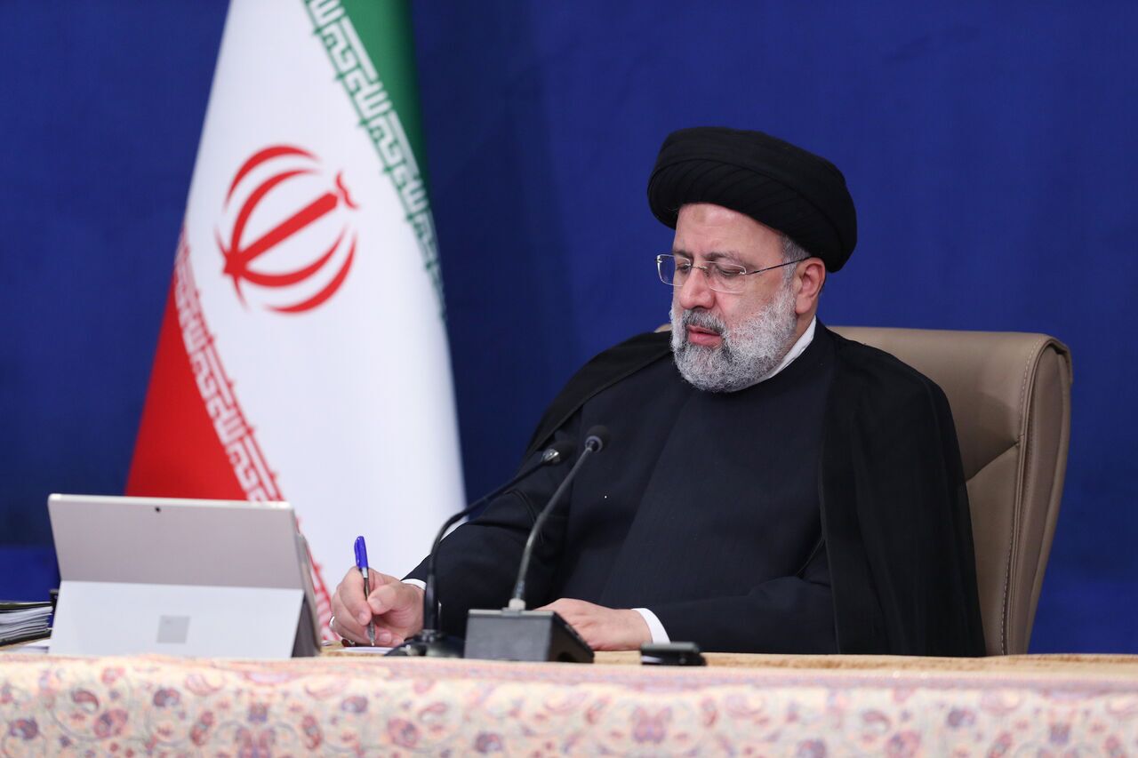 دستور رئیس جمهور به همه استانداران برای کمک به مناطق سیل‌زده