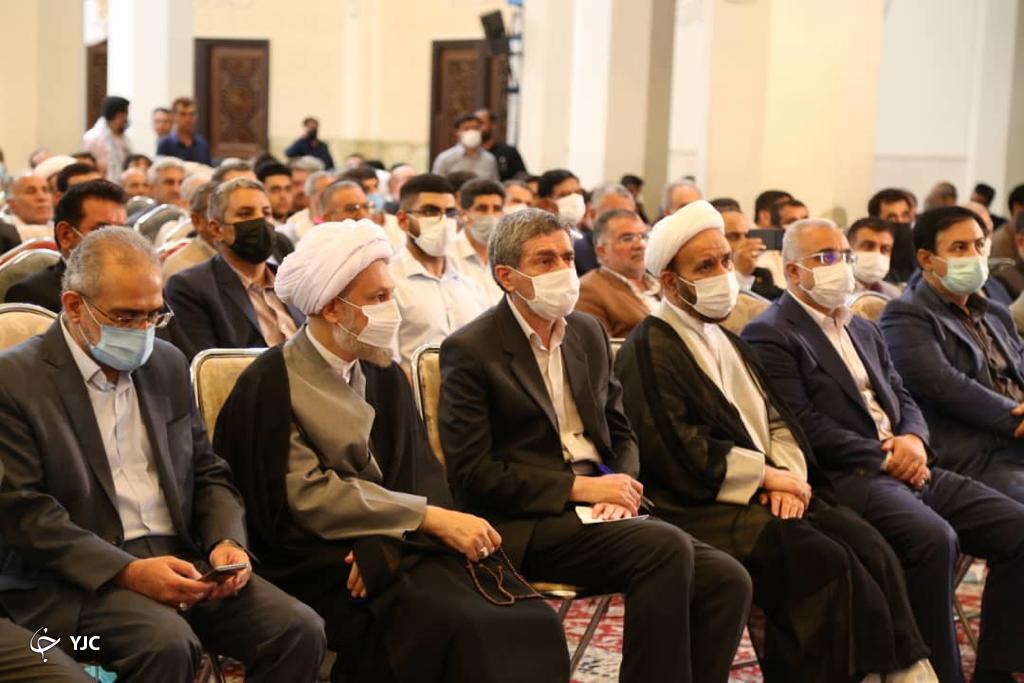 برگزاری اولین یادواره ملی ٣ هزار شهید ایل قشقایی در حرم شاهچراغ (ع)