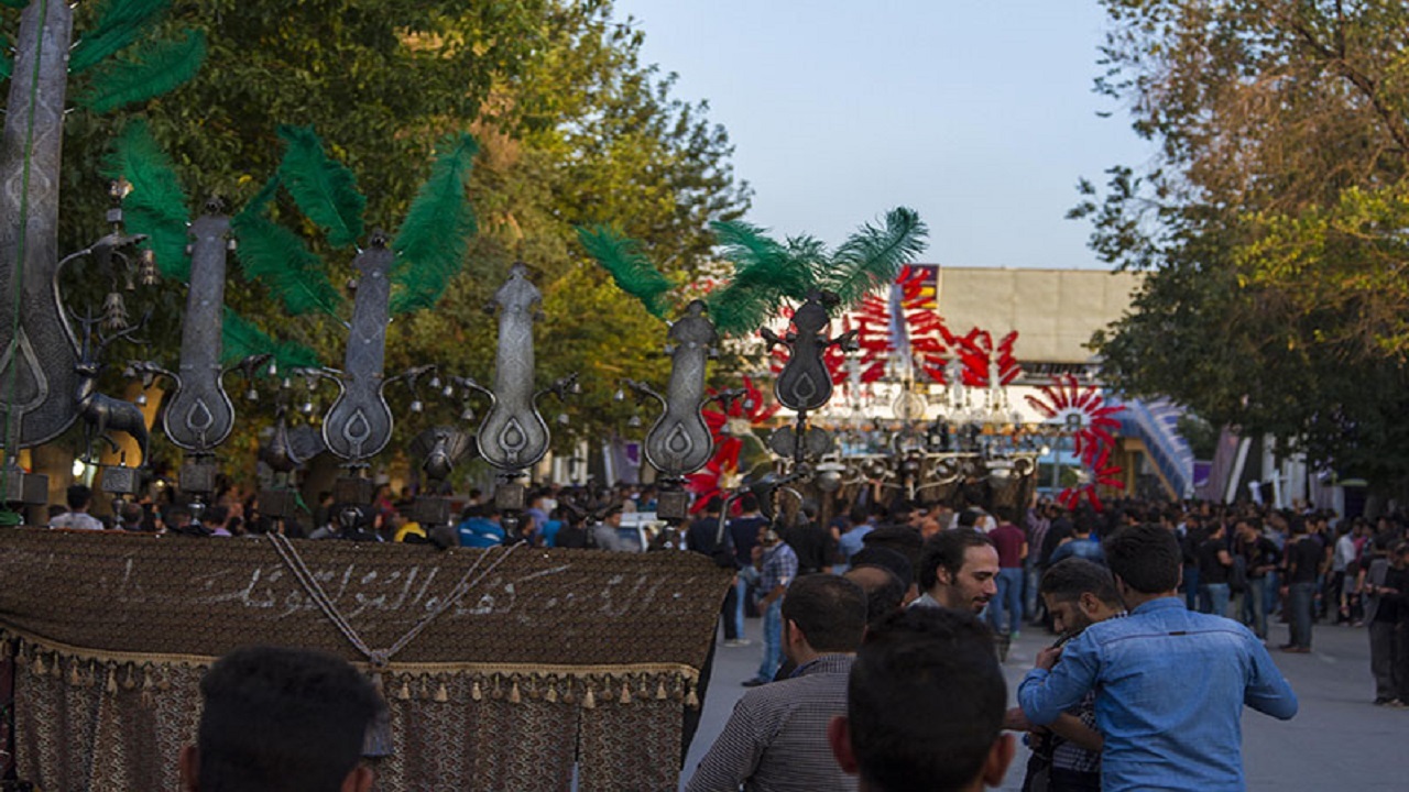 آران و بیدگلی ها با راه انداختن کاروان چاوشی به استقبال محرم رفتند + فیلم