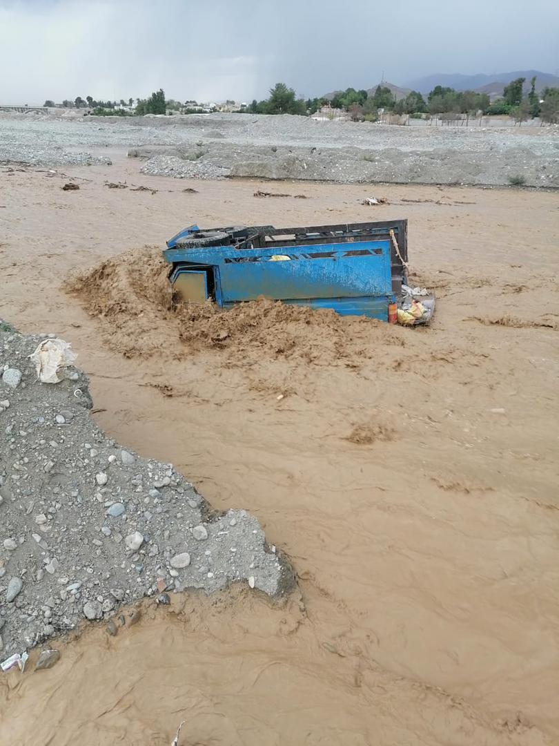 نجات مردی از داخل آبگیر شهرک وحدت 