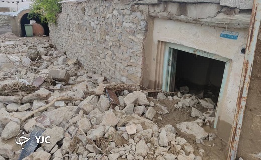 سیل سنگ در روستای باجگان بافق + تصویر