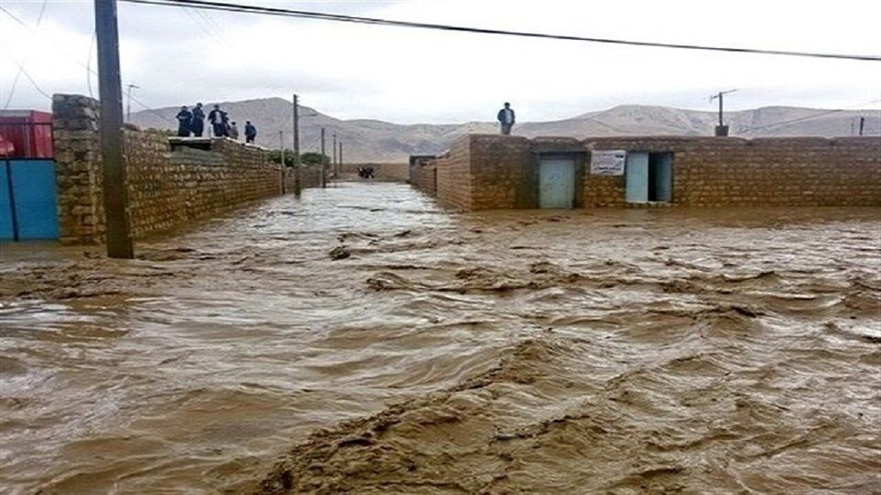 بارش باران به ۳ منزل مسکونی در ایجرود خسارت وارد کرد