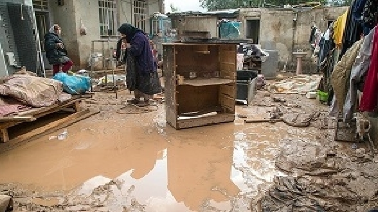 از بین رفتن وسایل زندگی ۲۵۰ خانوار روستای بارده در سیل