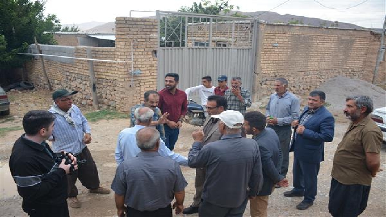 رفع آبگرفتگی منازل مسکونی در شهرستان بروجن در پی بارش‌های مانسونی