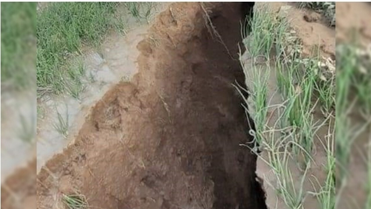 بیش از ۱ کیلومتر زمین در غزنی ترک خورده است