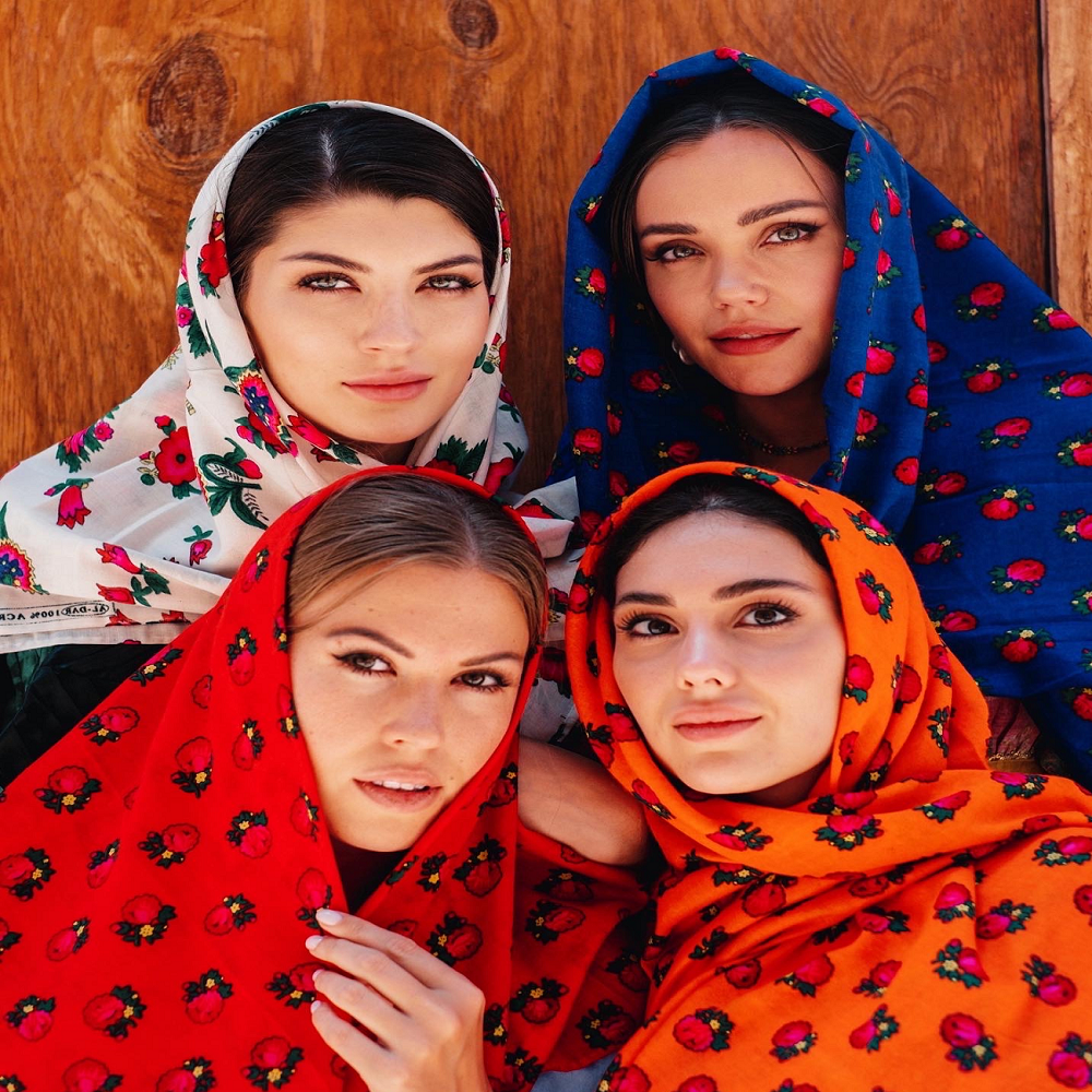 زن روس که ۳۰۰ سلبریتی را به ایران آورد