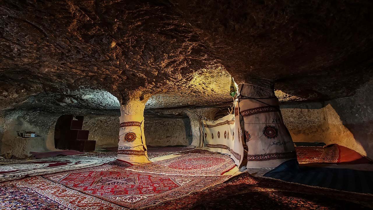 برپایی عزای حسینی در روستای جهانی