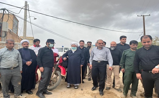 بازدید نماینده ولی فقیه دز استان یزد از مناطق سیل زده