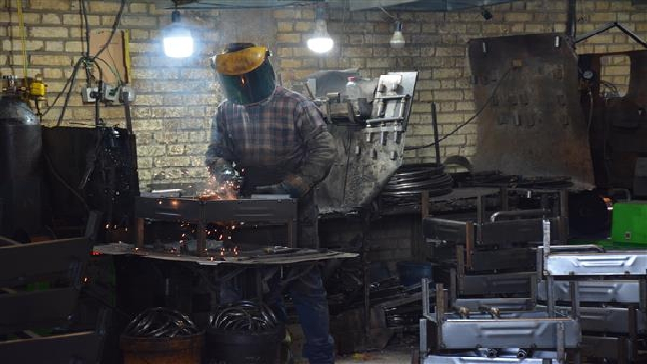 بکارگیری معتادان بهبود یافته در واحد تولیدی بروجن