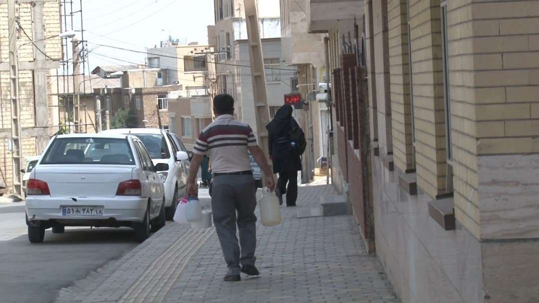 آبرسانی با تانکر در شهر همدان