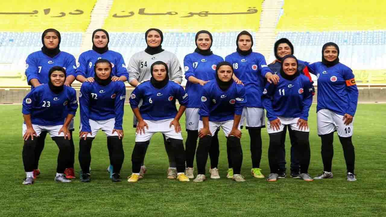 کرمان قطب فوتبال زنان