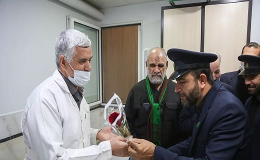 تجلیل از پزشکان درمانگاه حرم حضرت معصومه (س) +تصاویر