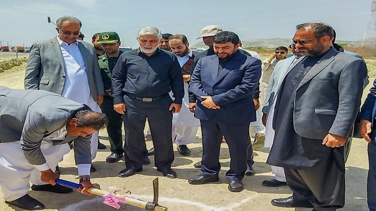 باند دوم  پلیس راه چابهار به سه راهی ریمدان کلنگ‌زنی شد