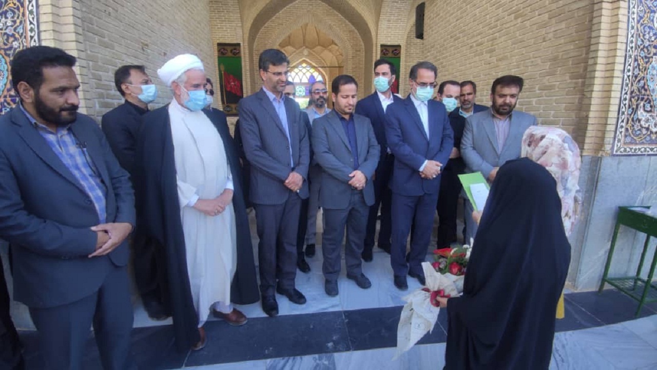 بررسی مسائل حقوقی و قضایی مردم بافق