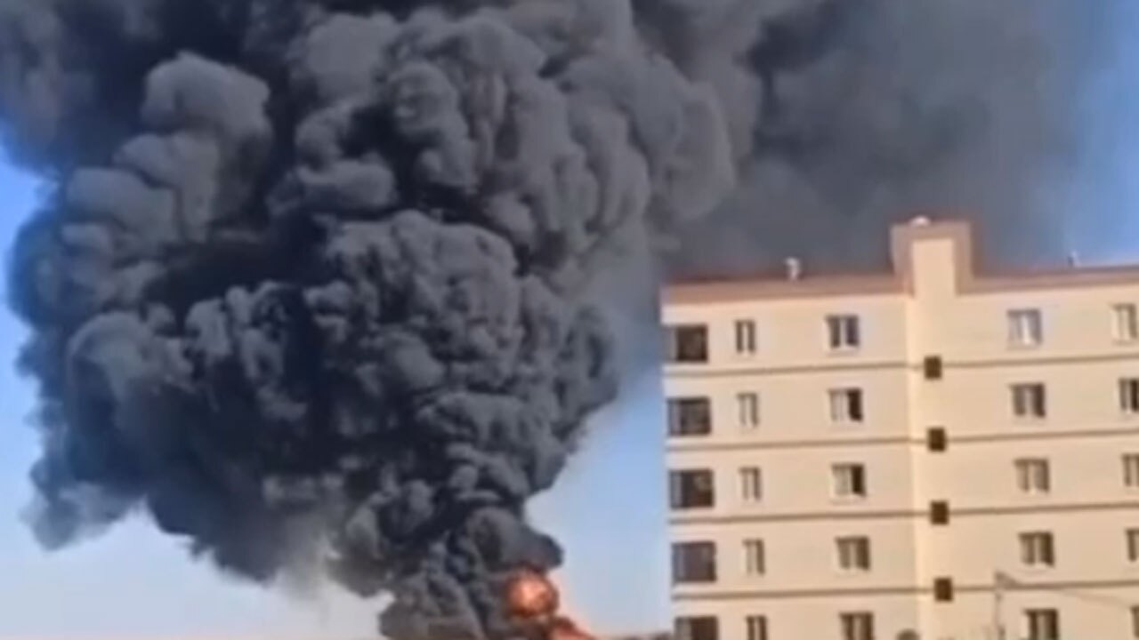 لحظه آتش‌سوزی تانکر حامل بنزین در نجف شهر سیرجان + فیلم