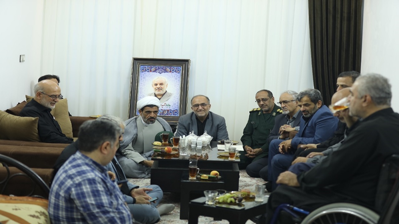 تجلیل از خانواده جانباز شهید محمد علی محمدیان قمی